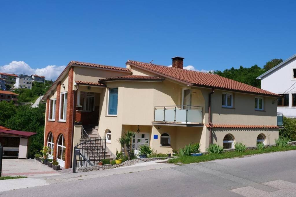 Apartman Carsko غييكا المظهر الخارجي الصورة